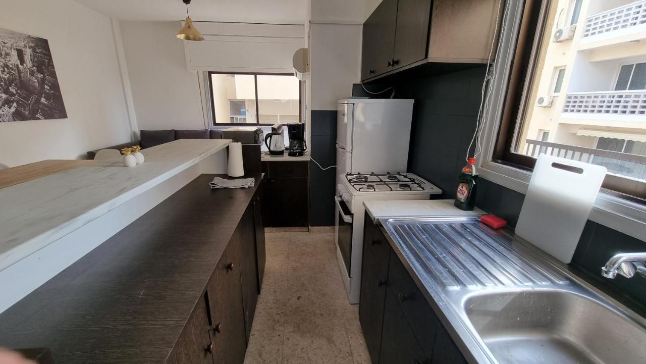 Cozy Beach Apt / 100 Mbit+ Netflix / Near Airport Larnaka Exterior foto