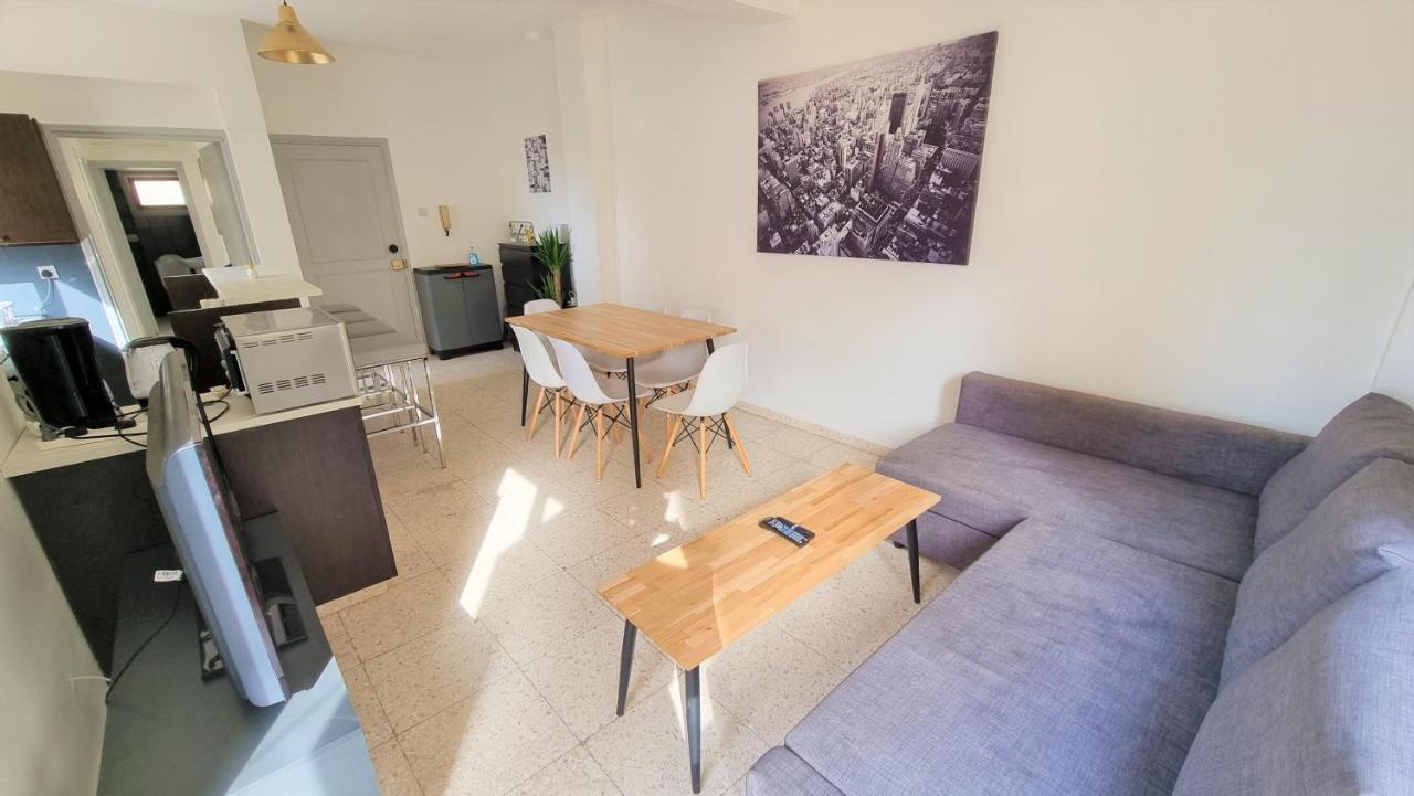Cozy Beach Apt / 100 Mbit+ Netflix / Near Airport Larnaka Exterior foto