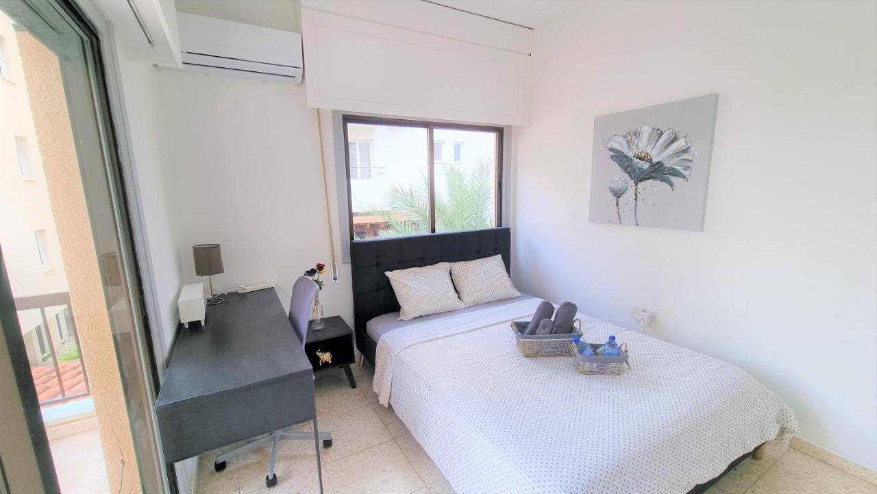 Cozy Beach Apt / 100 Mbit+ Netflix / Near Airport Larnaka Exterior foto