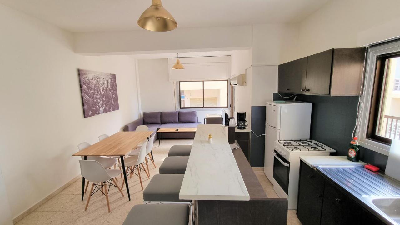 Cozy Beach Apt / 100 Mbit+ Netflix / Near Airport Larnaka Exterior foto