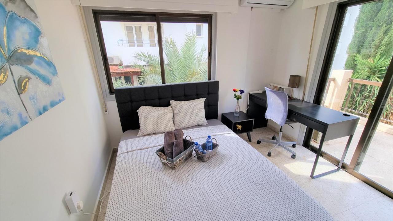 Cozy Beach Apt / 100 Mbit+ Netflix / Near Airport Larnaka Exterior foto